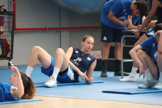 Spreafico realiza ejercicios de CORE antes de un entrenamiento | Andrea