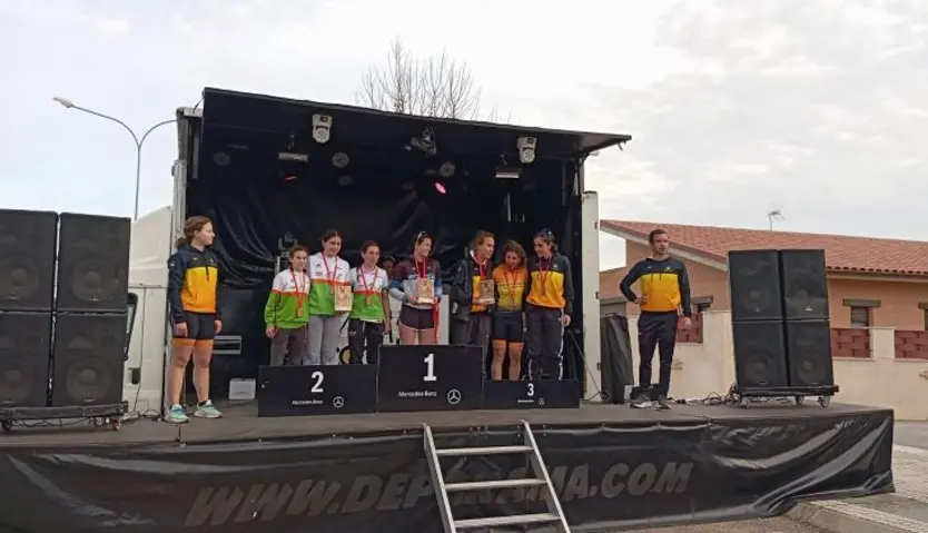 Podium Relevos X3 Femenino