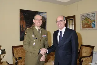 Recepción oficial en la Diputación al nuevo coronel del Mando de Ingenieros