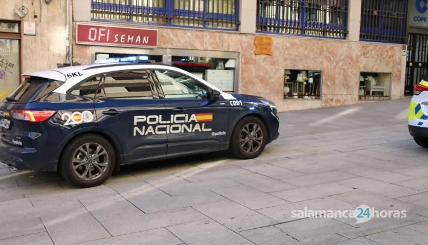 Importante movilización policial en la calle Sol Oriente (2)