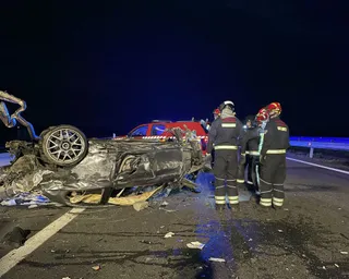 Un fallecido y tres heridos en el vuelco de un vehículo en León | Foto ICAL