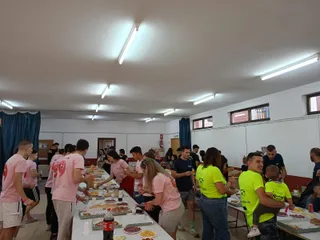 Pelabravo, cena de peñas, desfiles y grand prix