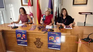 La diputada de Bienestar social, Eva Picado, junto a la concejala de Igualdad de Peñaranda y la alcaldesa