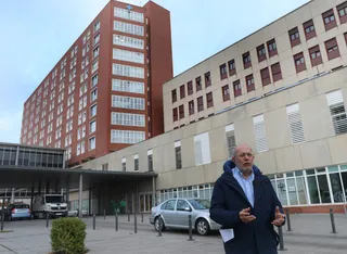 Francisco Igea a las puertas del Hospital Río Carrión | Agencia ICAL