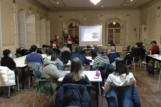 Una quincena de personas han asistido a la charla en el Centro Social de Peñaranda