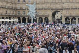 Acto cívico por la Retirada del medallón de Franco