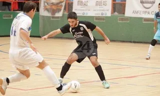 El Alhambra de Guijuelo inicia la liga en casa; Confiterías Gil y III Columnas, fuera