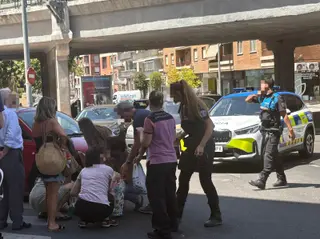 Una mujer es atropellada por un coche en el cruce entre la calle Espronceda y la avenida de los Comuneros | Salamanca24horas