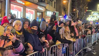 Niños y mayores viven con ansia el paso de la Cabalgata de Salamanca 2026