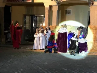 Los Reyes Magos, invitados de excepción al espectacular Belén viviente de La Fuente de San Esteban