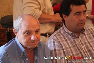 Homenaje a vecinos centenarios