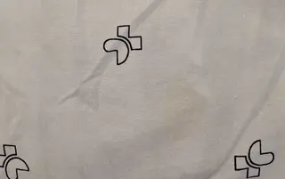 Camisón manchado. 