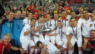 Ofrecimiento a los niños de Futsalamanca de la Copa de Europa de fútbol sala