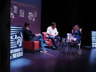 Los escritores Santiago Díaz, Agustín Martínez y María Suré. 