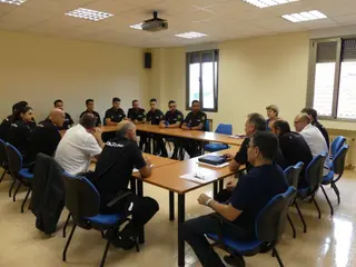ALUMNOS. SALA DE REUNIONES