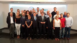 Mañueco asegura que el PP “se reafirma” en la defensa de la unidad de España ante el desafío independentista en Cataluña