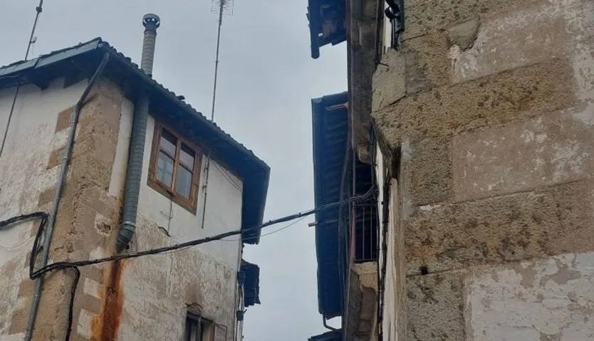 Reloj de sol en la calle Armas, en Candelario