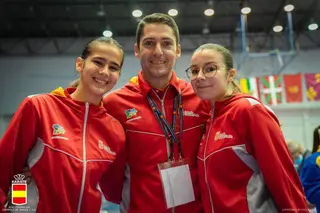Irene Mazariegos y Paula del Toro, en el Nacional de Kárate.