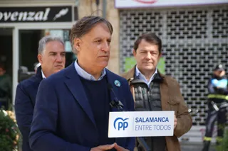 Alfonso Fernández Mañueco, y Carlos Gª Carbayo. Foto de archivo