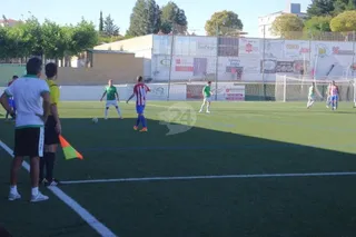 El Guijuelo aprovecha los últimos diez minutos para golear al Atlético B