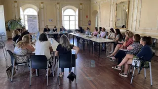 Un momento del café-tertulia sobre mujer y empresa de la Asociación Nordeste.
