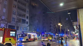 Un incendio en un bingo provoca una gran humareda y evacuaciones de vecinos en el centro - EUROPA PRESS
