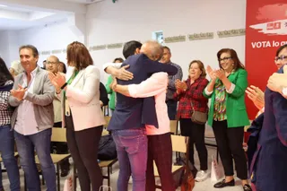 El secretario autonómico del PSOE, Luis Tudanca, acude a Salamanca para apoyar a José Luis Mateos en un mitin en el barrio de San José