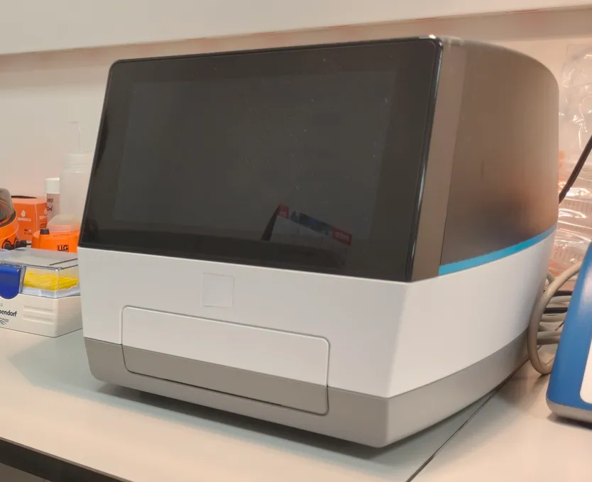 Dispositivo de análisis de células individuales utilizados para la investigación genómica