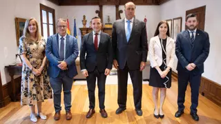 El rector de la Universidad de Salamanca, Juan Manuel Corchado Rodríguez recibe a Wenceslao Bunge Saravia, embajador de la República Argentina | Comunicación Universidad de Salamanca