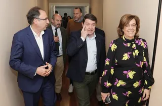 El presidente de la Junta de Castilla y León, Alfonso Fernández Mañueco hablando sobre el Corredor Atlántico. Foto ICAL