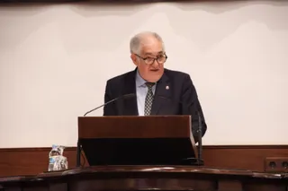 Causura de los Cursos de Especialización en Derecho