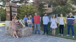 Un momento del homenaje para recordar a las víctimas del polvorín