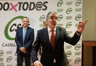 El presidente nacional de Empresa Privada de CSIF, Pedro Pobes, y el presidente autonómico de CSIF, Bejamín Castro, participan en una jornada dedicada al sector autonómico de empresa privada