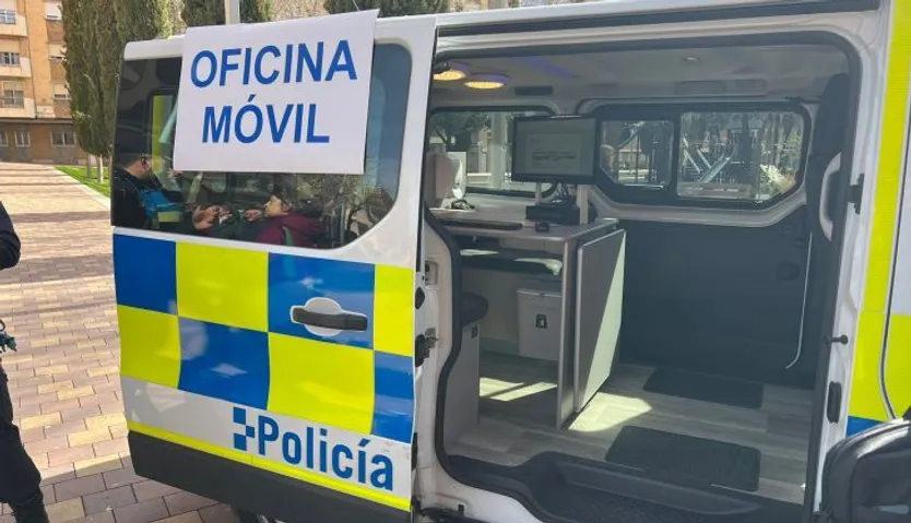 Una nueva oficina móvil de la Policía Local recorrerá los barrios de capital desde este miércoles