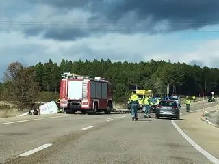 Un muerto y dos heridos en la colisión entre una furgoneta y un turismo en la N-630 en León