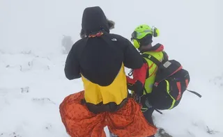 Rescatan a montañero herido en el pico Peñalara, en Segovia. Foto Emergencias del 112 Castilla y León