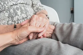 Imagen de archivo de unas manos de una persona de avanzada edad | Europa Press