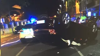 Espectacular vuelco sin heridos en la carretera de Ledesma