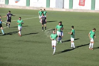 La victoria en el Municipal se le atraganta al Guijuelo