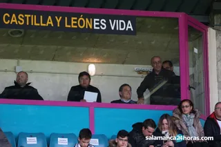 Manuel Lovato, en un palco del Helmántico.