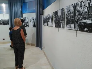 'Luna de Cortos' inaugura la exposición inédita en España 'La revolución de la música y las flores'