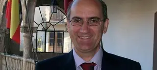 Hemos cometido el error de permitir que alcaldes con presupuestos pequeños acometieran obras millonarias