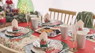 Una mesa con decoración navideña de Mercadona. | FOTO MERCADONA