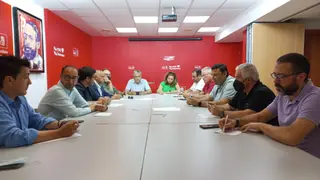 Reunión entre el PSOE de Salamanca con representantes sindicales de UGT del sector de transporte de viajeros por carretera