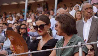 ambiente en los tendidos de la glorieta durante fotos juanes