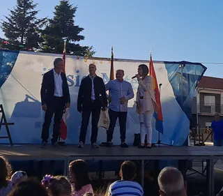 Calvarrasa de Arriba, homenaje a secretario y maestro