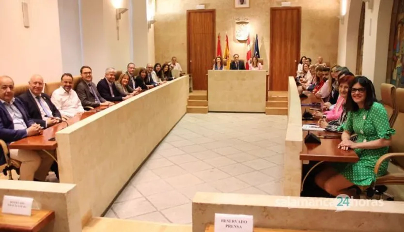 La Corporación Municipal celebra sesión extraordinaria del pleno