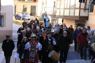Todo un pueblo de gala para honrar a San Antonio