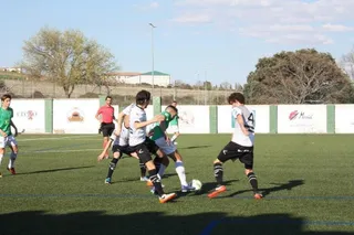 El Guijuelo sigue en la pelea por evitar el ‘playout’ y el descenso