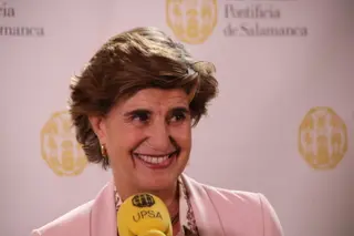Medalla de Oro a María San Gil Noain, antigua alumna de la Facultad de Filología Bíblica Trilingüe